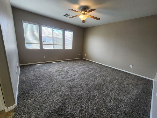 Building Photo - A Beautiful 3 Bedroom 2 story home in SW. ...