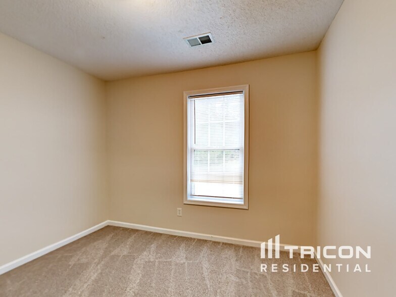 Building Photo - 616 Southern Trace Dr