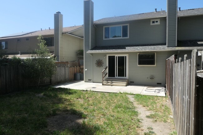 Building Photo - 69 Maranatha Dr
