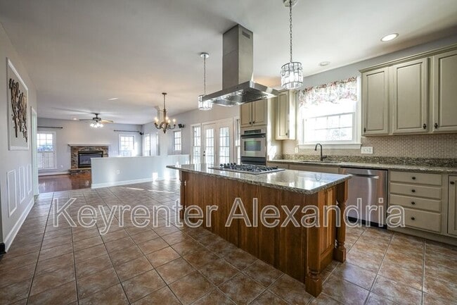 Building Photo - 13568 Heritage Farms Dr