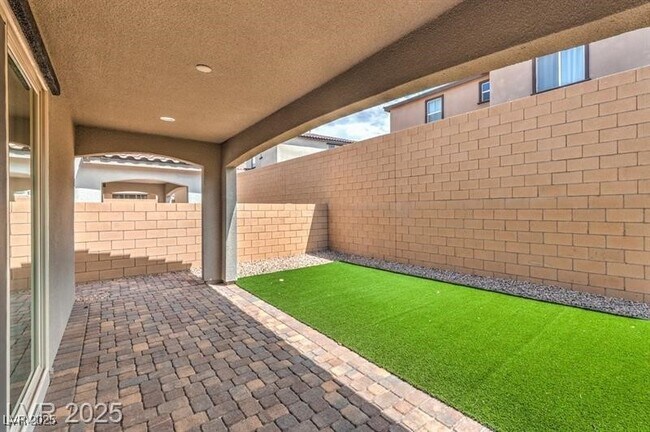 Building Photo - 89 Oratorio Dr