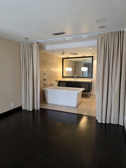 Bathroom 2 - 800 W 1st St