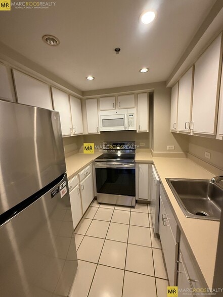 Building Photo - 534 Commonwealth Ave