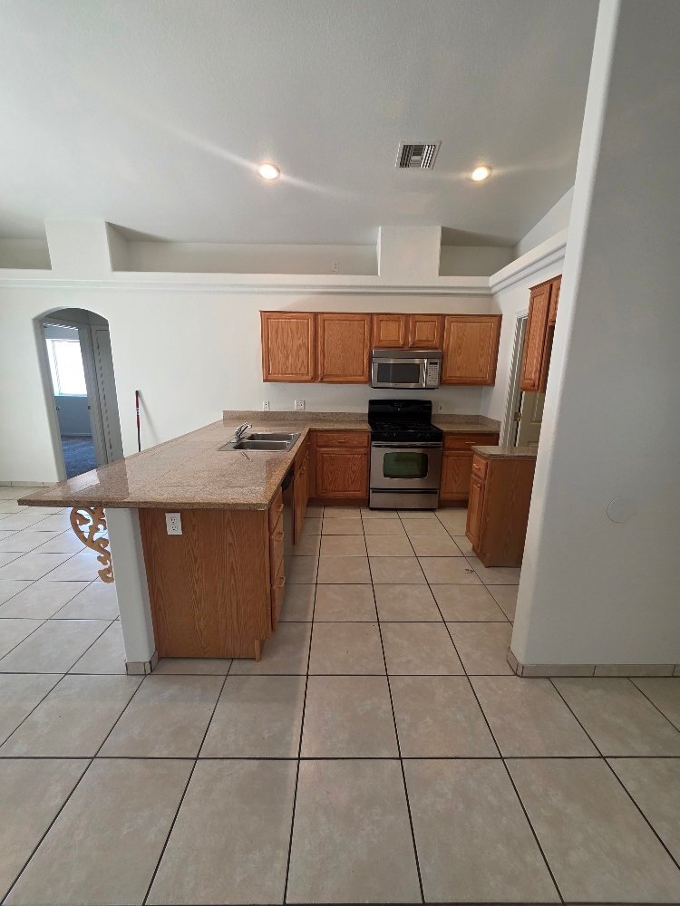 Building Photo - 3225 N Yavapai St