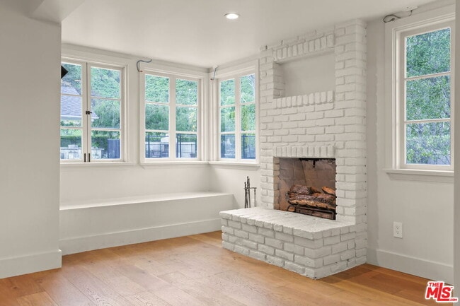 Building Photo - 17620 Camino De Yatasto