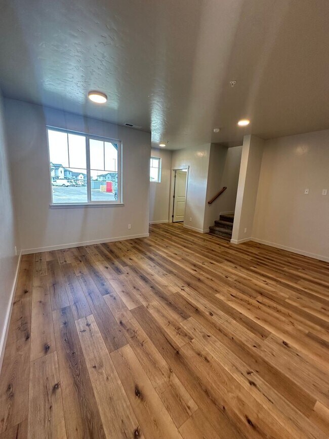 Building Photo - 4095 S Lone Pne Wy