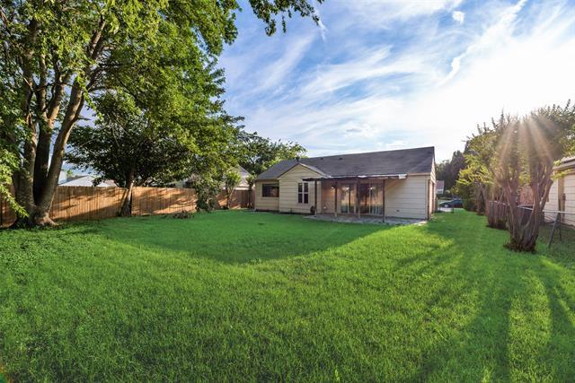 Building Photo - 7204 Shadow Bend Dr
