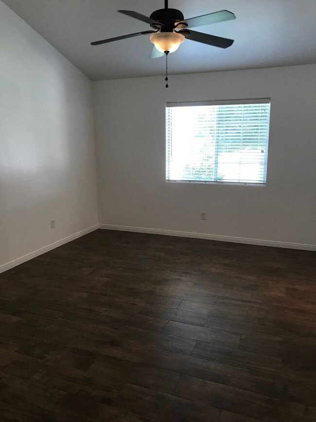 Building Photo - 5103 Casa Bonita Dr