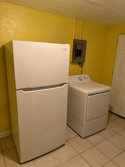 Building Photo - 1517 1st St NE