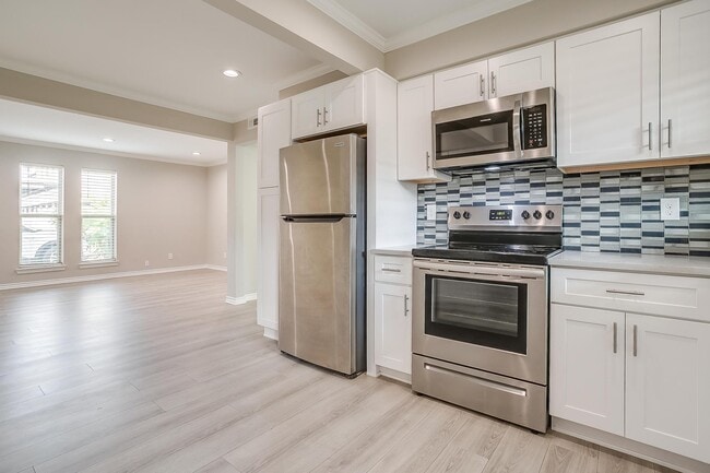 Building Photo - 5076 Matilda St