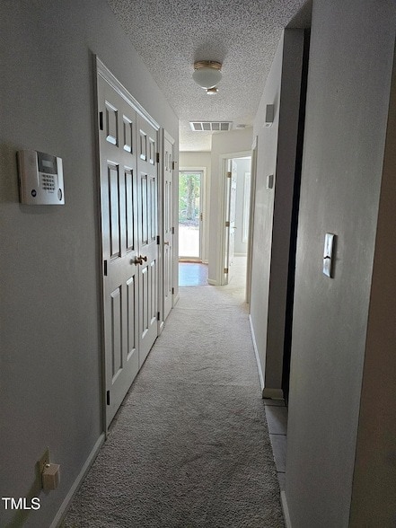 Building Photo - 108 Forest Oaks Dr