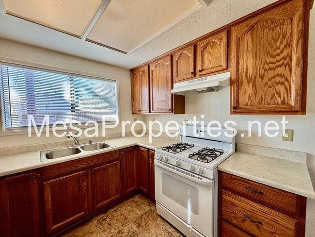 Building Photo - 14216 Brentwood Dr