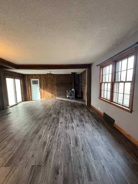 Living Room - 2509 Covert Ave