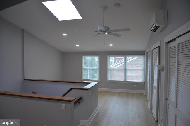 Building Photo - 714 Wilkes St