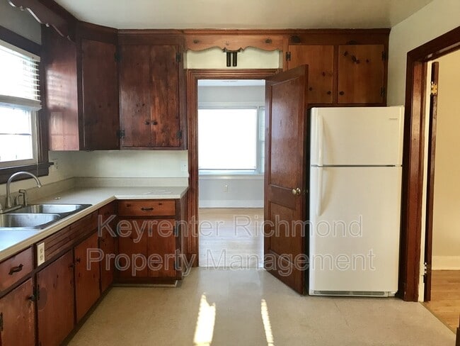 Building Photo - 7418 Wentworth Ave