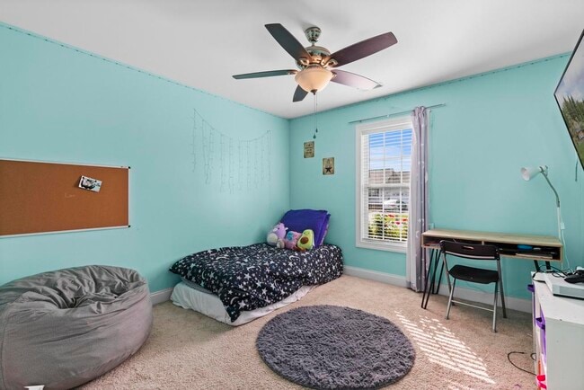 Building Photo - 301 Pine Ridge Ln