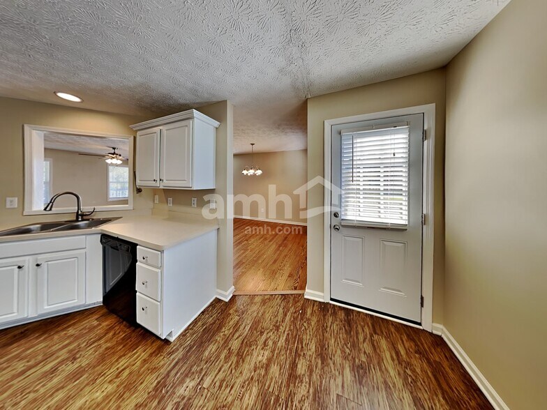 Building Photo - 246 Stone Creek Dr