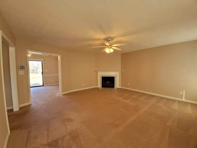 Building Photo - 8714 Tangletree Dr