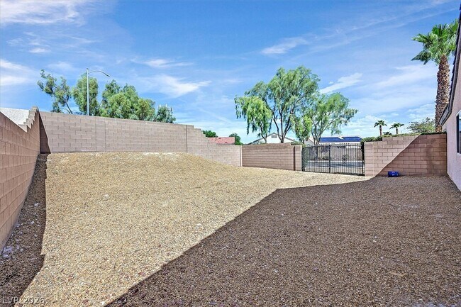 Building Photo - 5840 Coconut Creek St