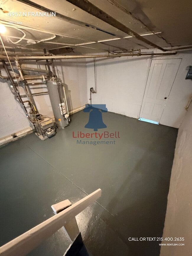 Building Photo - 4957 N Franklin St