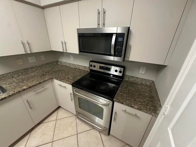 Building Photo - 6530 Emerald Dunes Dr