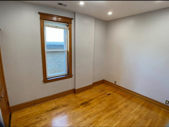 Building Photo - 3711 W 26th St