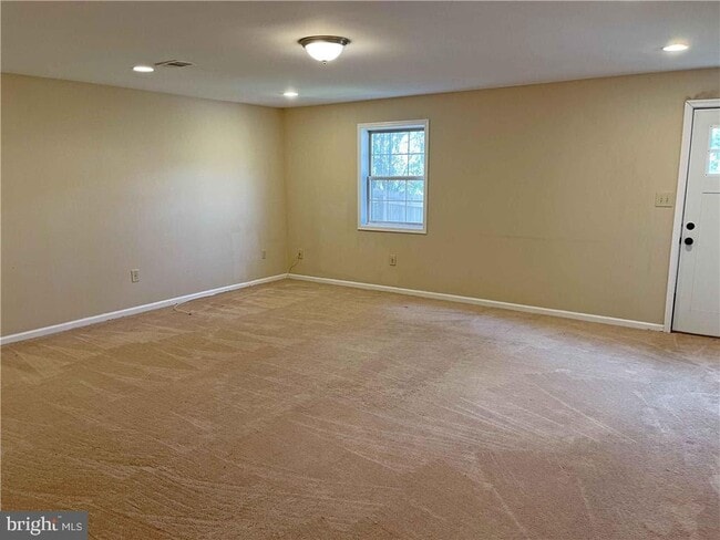 Building Photo - 337 Avi Dr