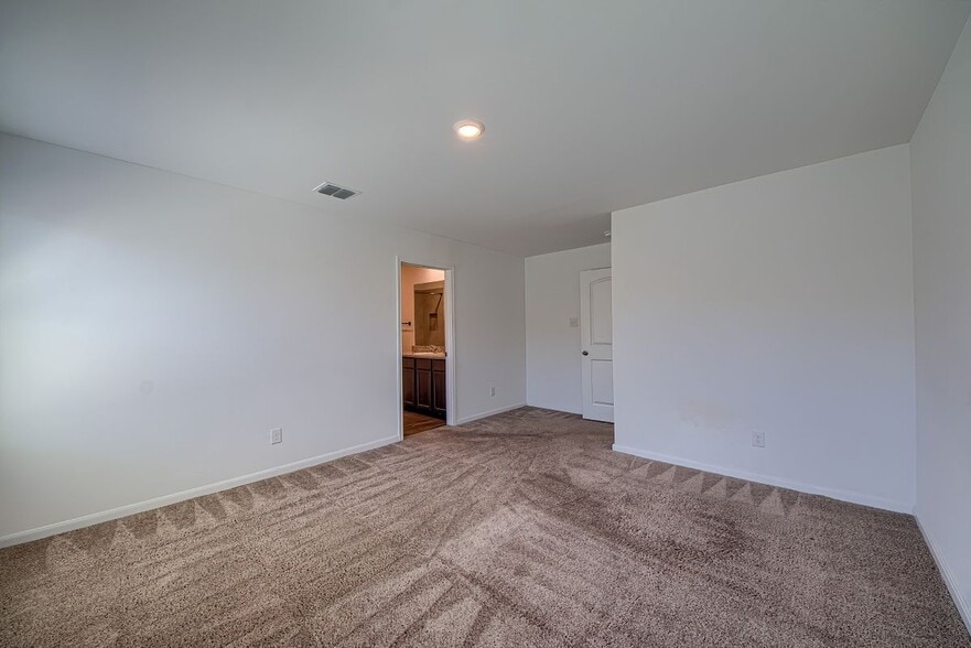 Building Photo - 3150 jackson