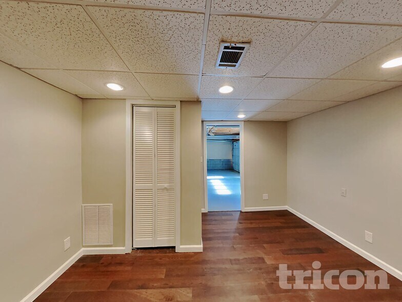 Building Photo - 216 Lauren Ln