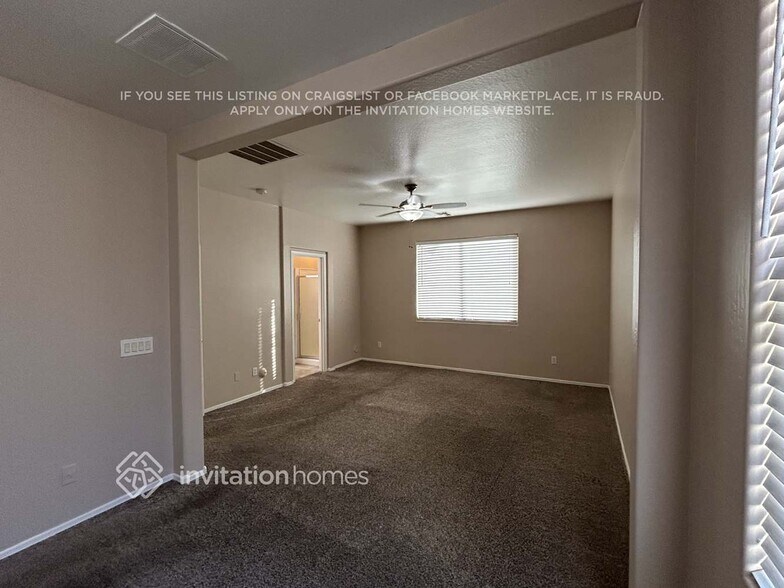 Building Photo - 6805 S 70th Dr