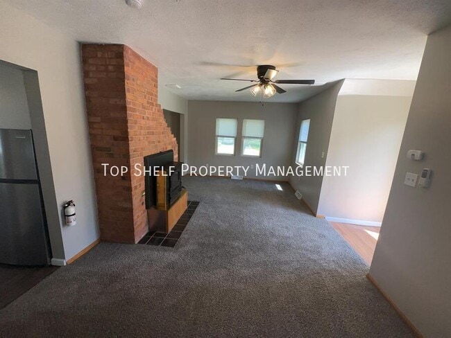 Building Photo - 418 E Sheridan-