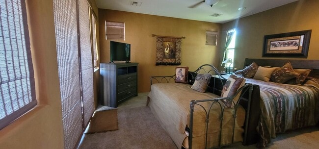 Building Photo - 16055 N Overlook Ct