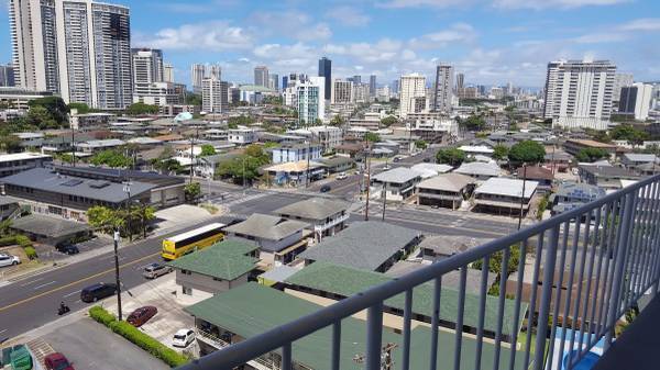 Building Photo - 3 Bedroom / 1.5 Bath in Honolulu