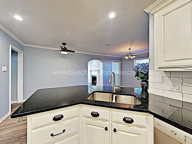 Building Photo - 2137 Barberry Dr