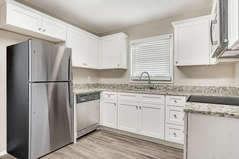 Building Photo - 3402 Longleaf Dr
