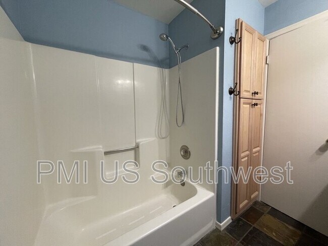 Building Photo - 1394 Mirada Dr