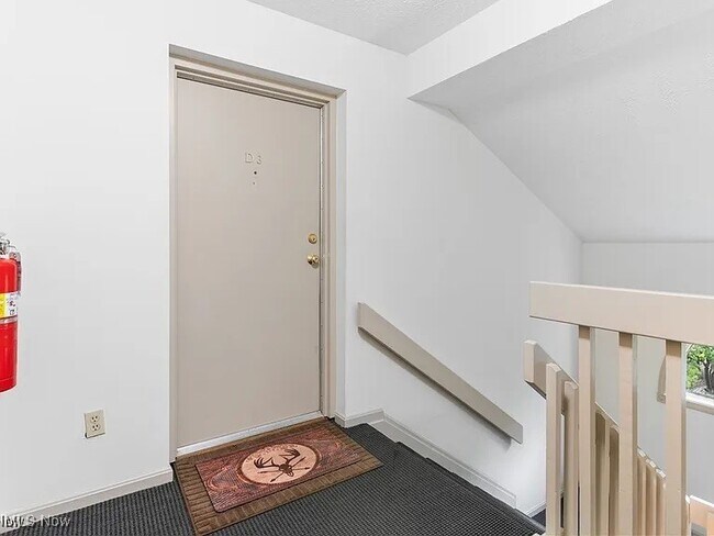 Building Photo - 1316 Cedarwood Dr