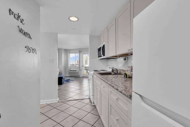 Building Photo - 2001 S Ocean Blvd