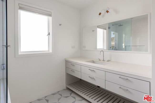 Building Photo - 4525 Melbourne Ave