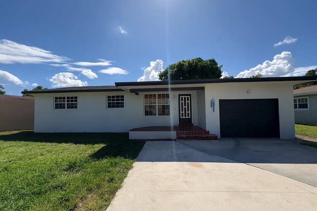 Building Photo - 15130 NW 10th Ct