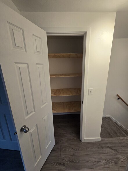 Building Photo - 2370 Manitowoc Rd