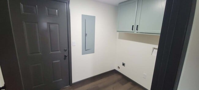 Building Photo - 2 BEDROOM 1 BATHROOM HOUSE FOR RENT