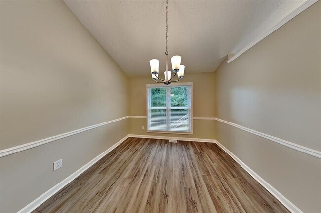 Building Photo - 629 Glendale Forest Dr