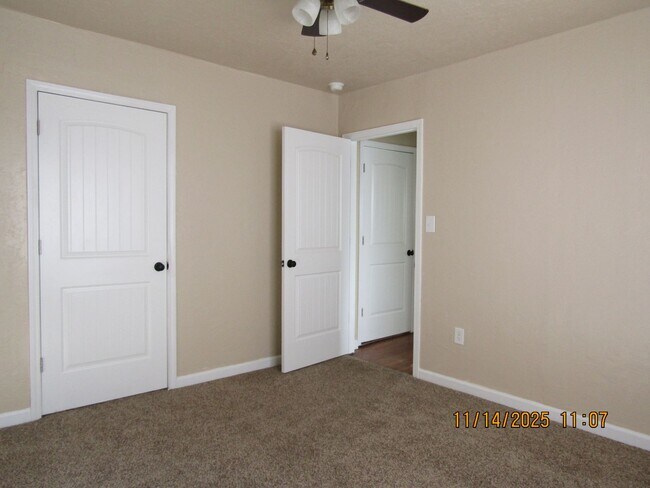 Building Photo - Fields and Dunning Home! Small Pet Negotiable with owner approval!