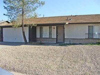 Building Photo - GREAT TEMPE LOCATION - 3 BED 2 BATH NOW AV...