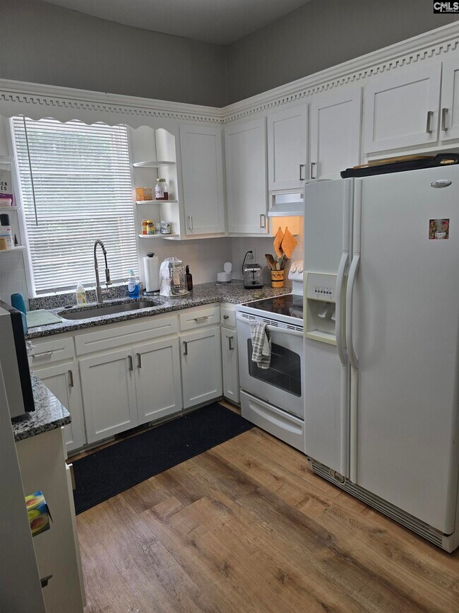 Building Photo - 1205 Maple St