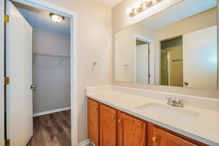 Building Photo - 4299 Shady Meadows Dr