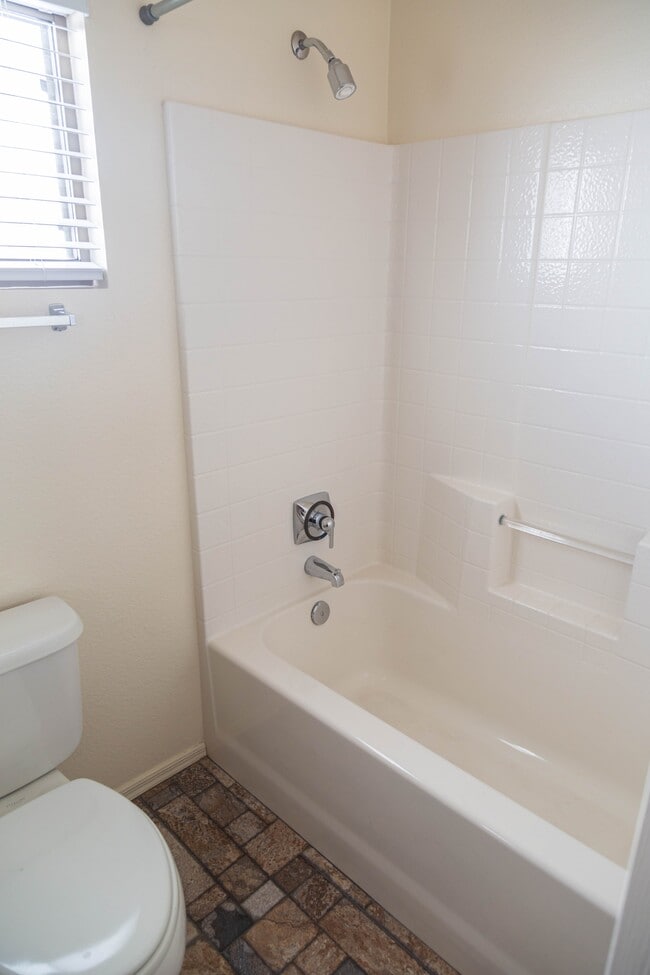 Building Photo - 11146 N Desert Flower Dr