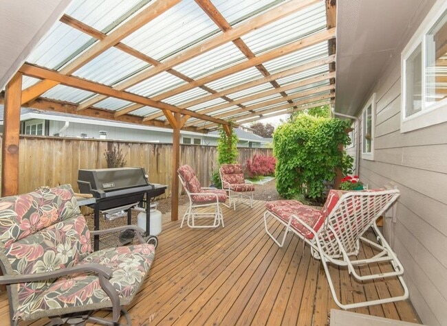 Building Photo - We have the wonderful 3 bed/2 bath you’ve been waiting for!