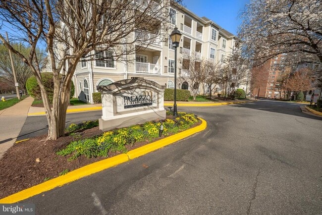 Building Photo - 4560 Strutfield Ln